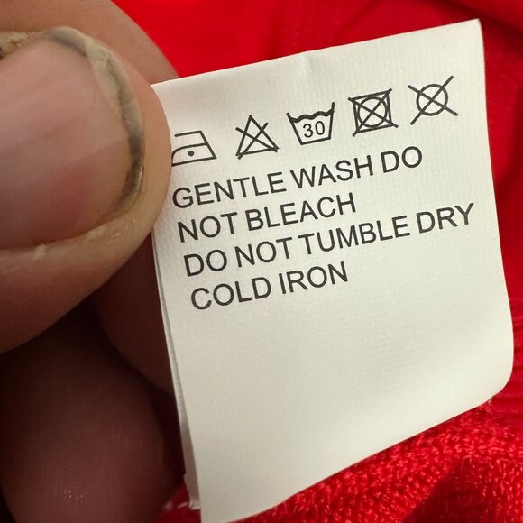 Vintage-Style Red & White Geometric Patterned Sweater Size 3XL - Picture 5 of 5